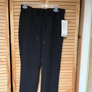 Lululemon 7/8 On The Fly Woven